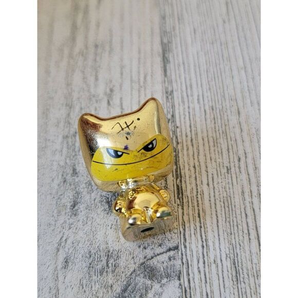 GoGo's mini gold cat toy figure Ninja rare - Picture 2 of 4